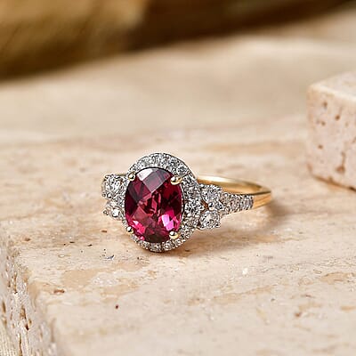Certified and Appraised AAA Usambara Color Change Garnet and Luxuriant Lab Grown Diamond G-H SI 3.01 ctw Heart Ring in 10K Yellow Gold (Size 5.0)