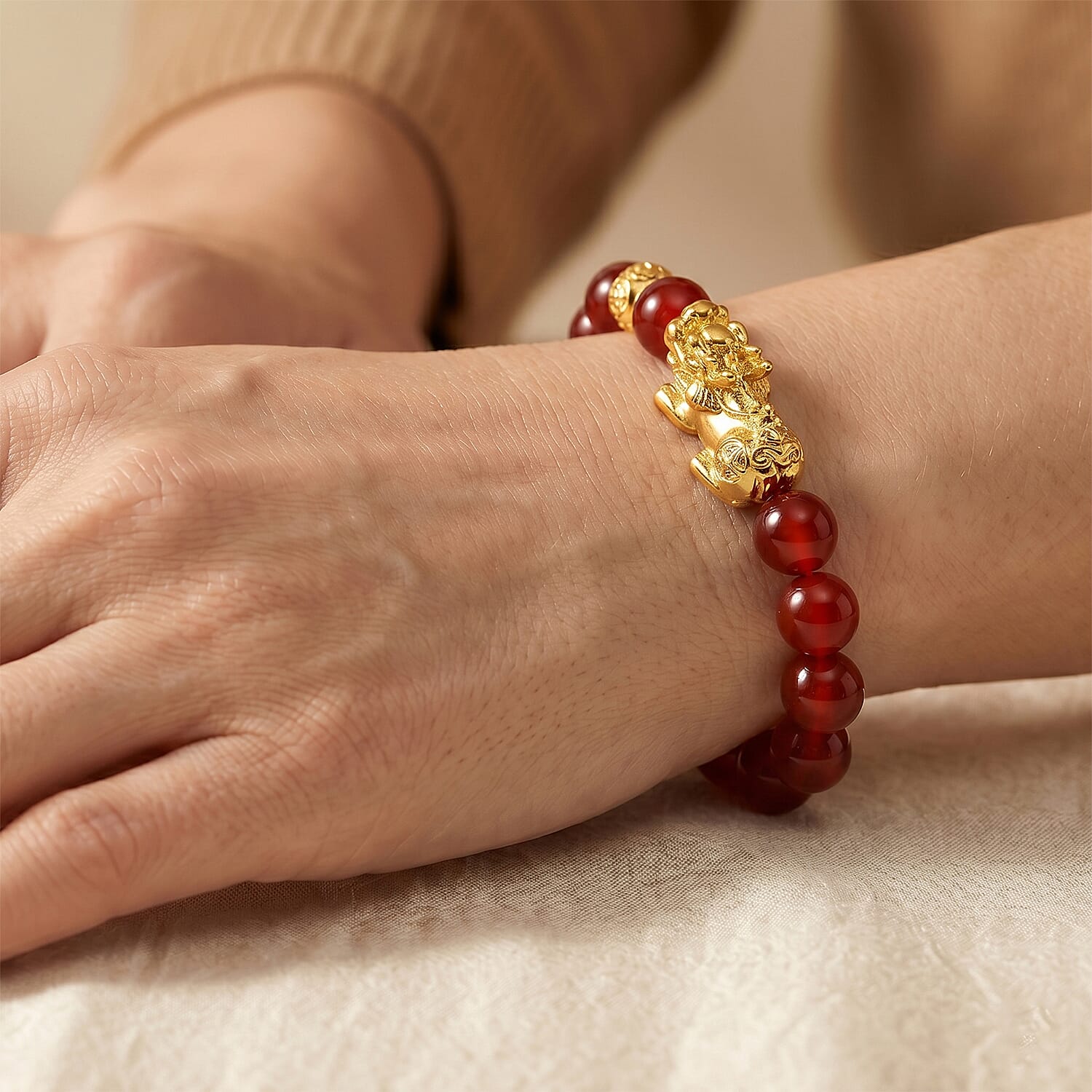 Red Agate 130.00 ctw Beaded Stretch Bracelet with Pixiu Charm in Goldtone