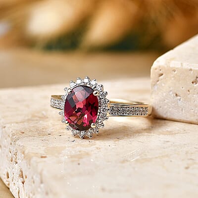 Certified and Appraised AAA Usambara Color Change Garnet and Luxuriant Lab Grown Diamond G-H SI 2.90 ctw Ring in 10K Yellow Gold (Size 5.0)
