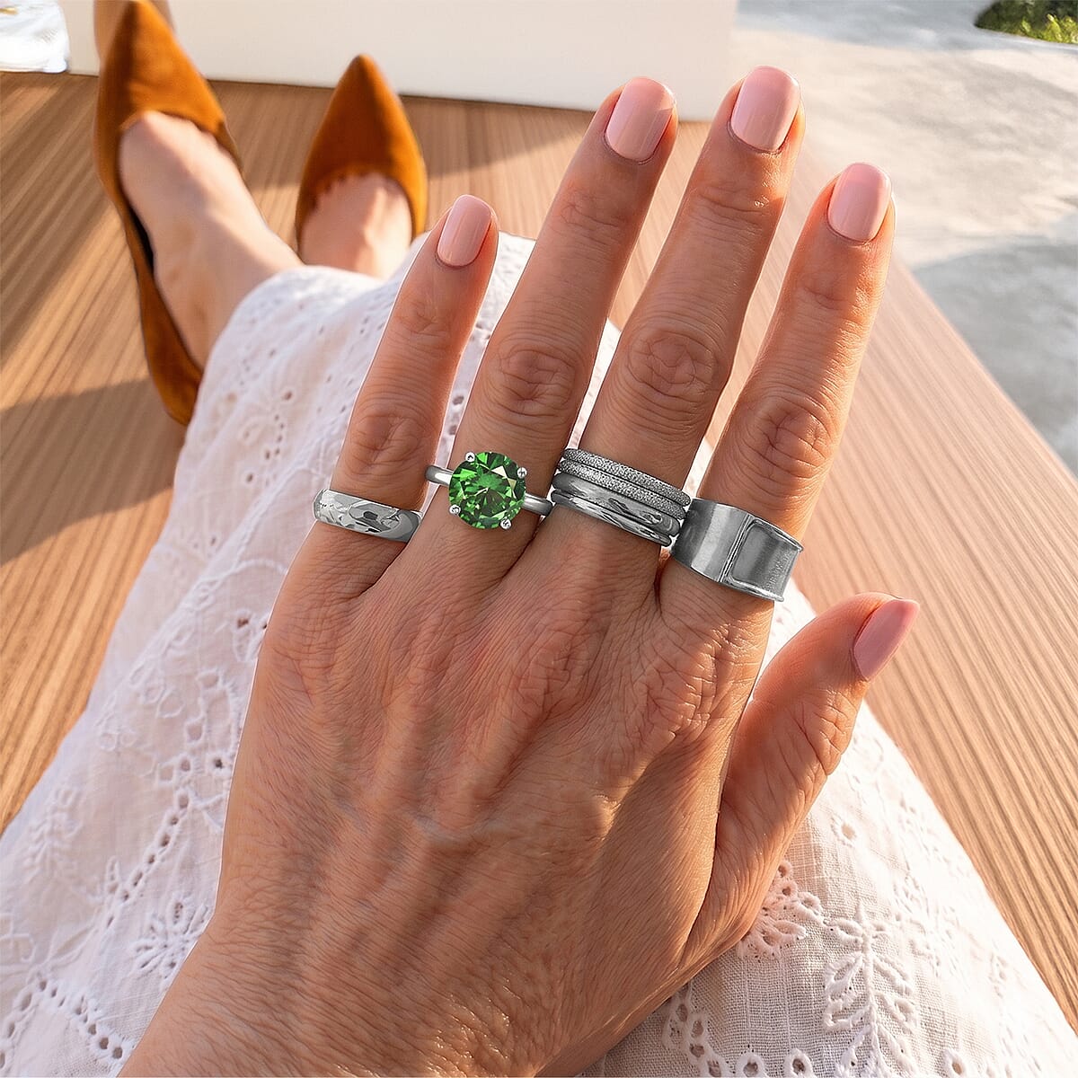 SGL Certified Luxuriant Lab Grown Green Diamond (IR) VS 2.00 ctw Ring in 10K White Gold (Size 9.0) image number 2