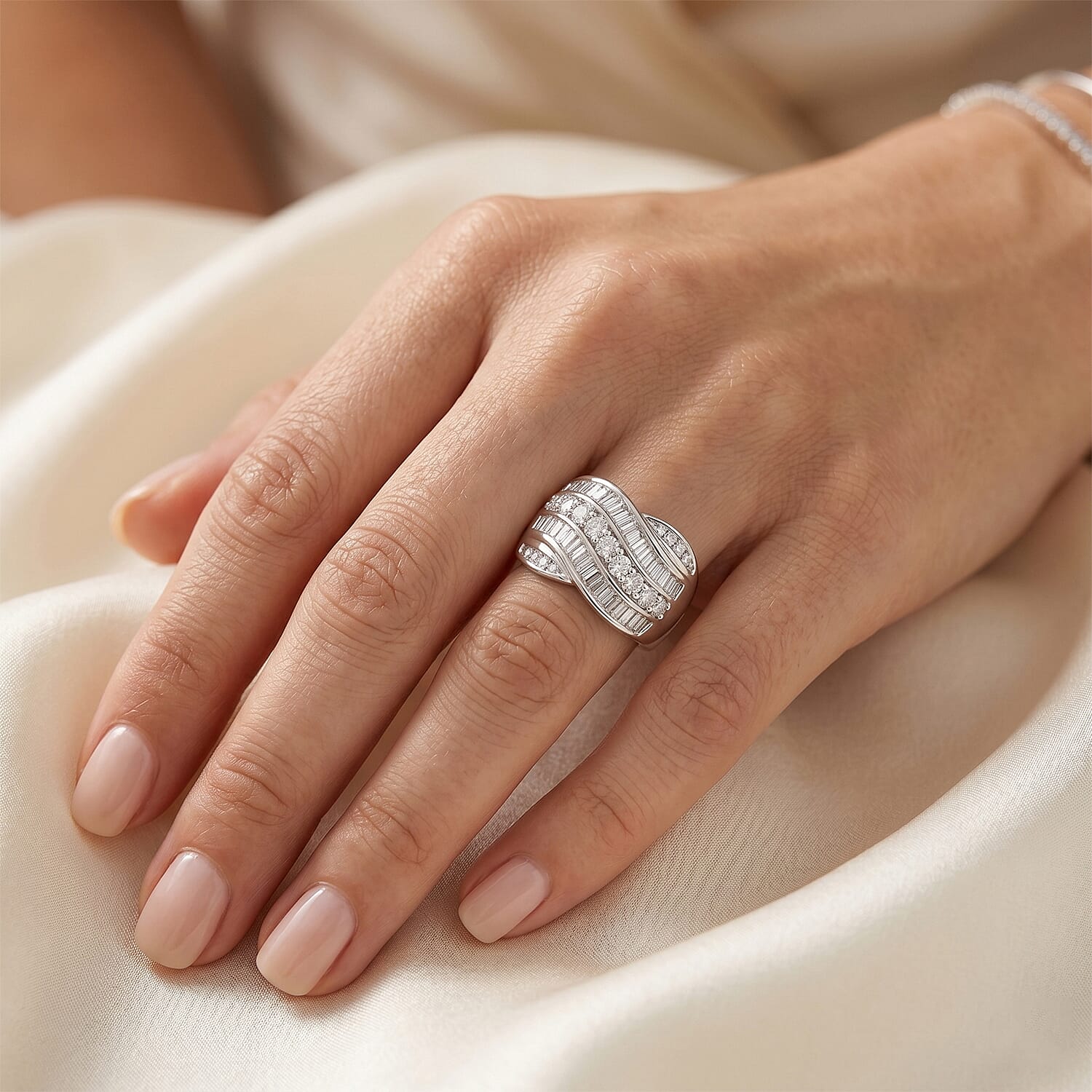Luxuriant Lab Grown Diamond G-H SI 1.50 ctw Ring in Rhodium Over Sterling Silver (Size 6.0)