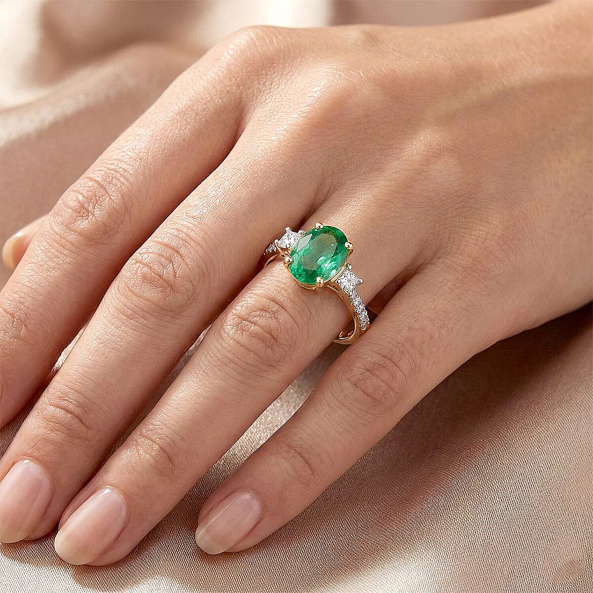 Certified & Appraised Luxoro AAA Kagem Zambian Emerald and Diamond I2 1.50 ctw Ring in 10K Yellow Gold (Size 10.50) image number 2