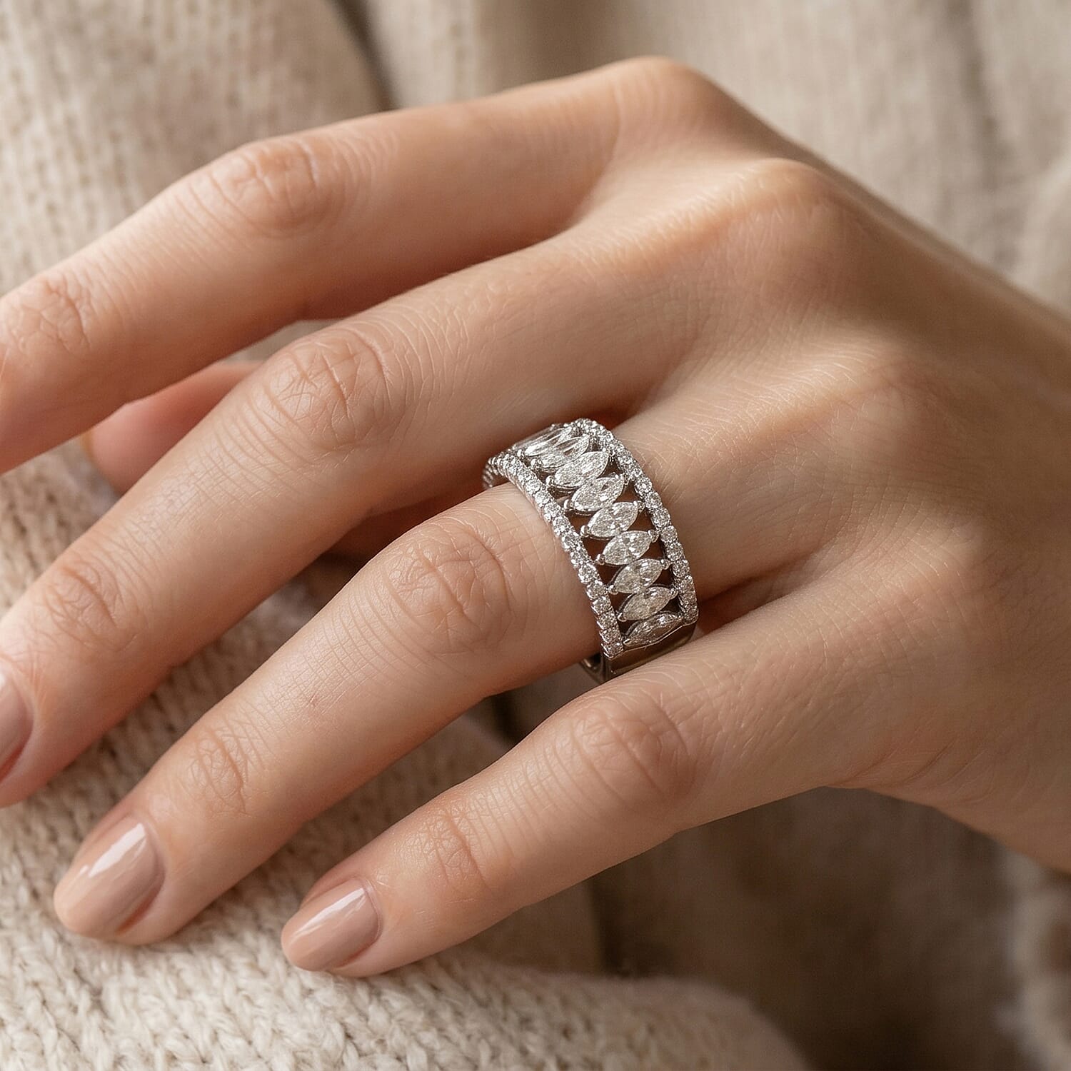 Luxuriant Lab Grown Diamond VS2 2.00 ctw Band Ring in 14K White Gold (Size 5.0) 4.75 Grams