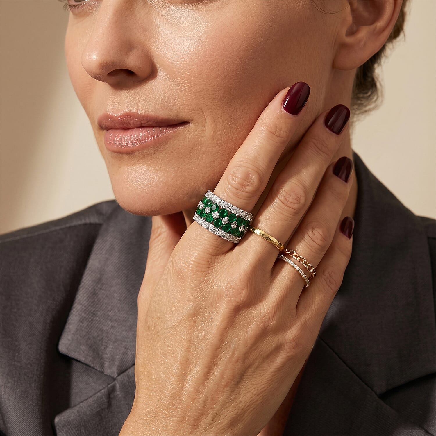 Lab Grown Emerald and Luxuriant Lab Grown Diamond SI1 3.10 ctw Ring in Sterling Silver (Size 6.0)