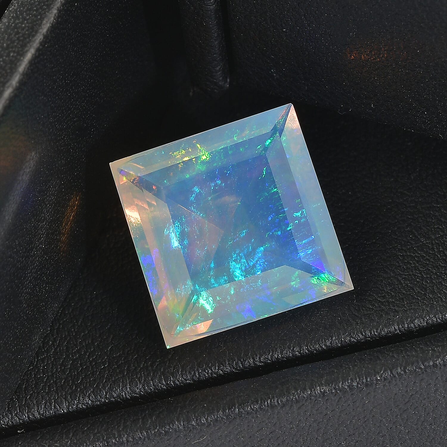 Ethiopian Welo Opal (Sqr 15 mm) 8.51 ctw