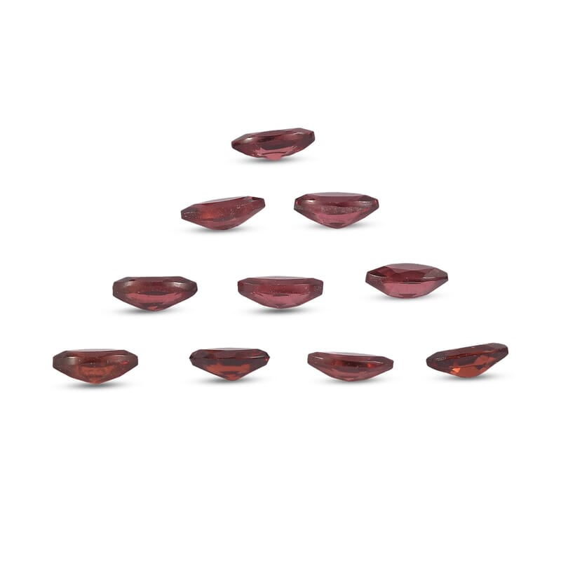 Mozambique Garnet (Mrq 5x2.5 mm) 1.61 ctw