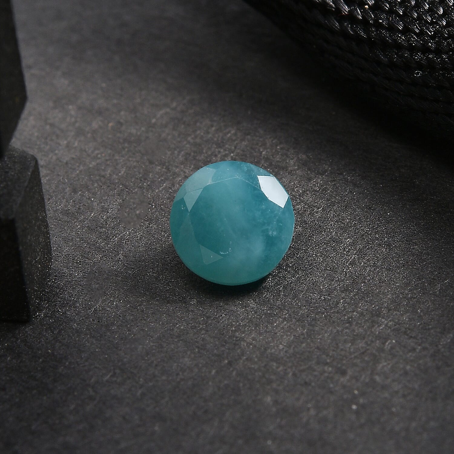 AAA Grandidierite (Rnd 5 mm) 0.44 ctw