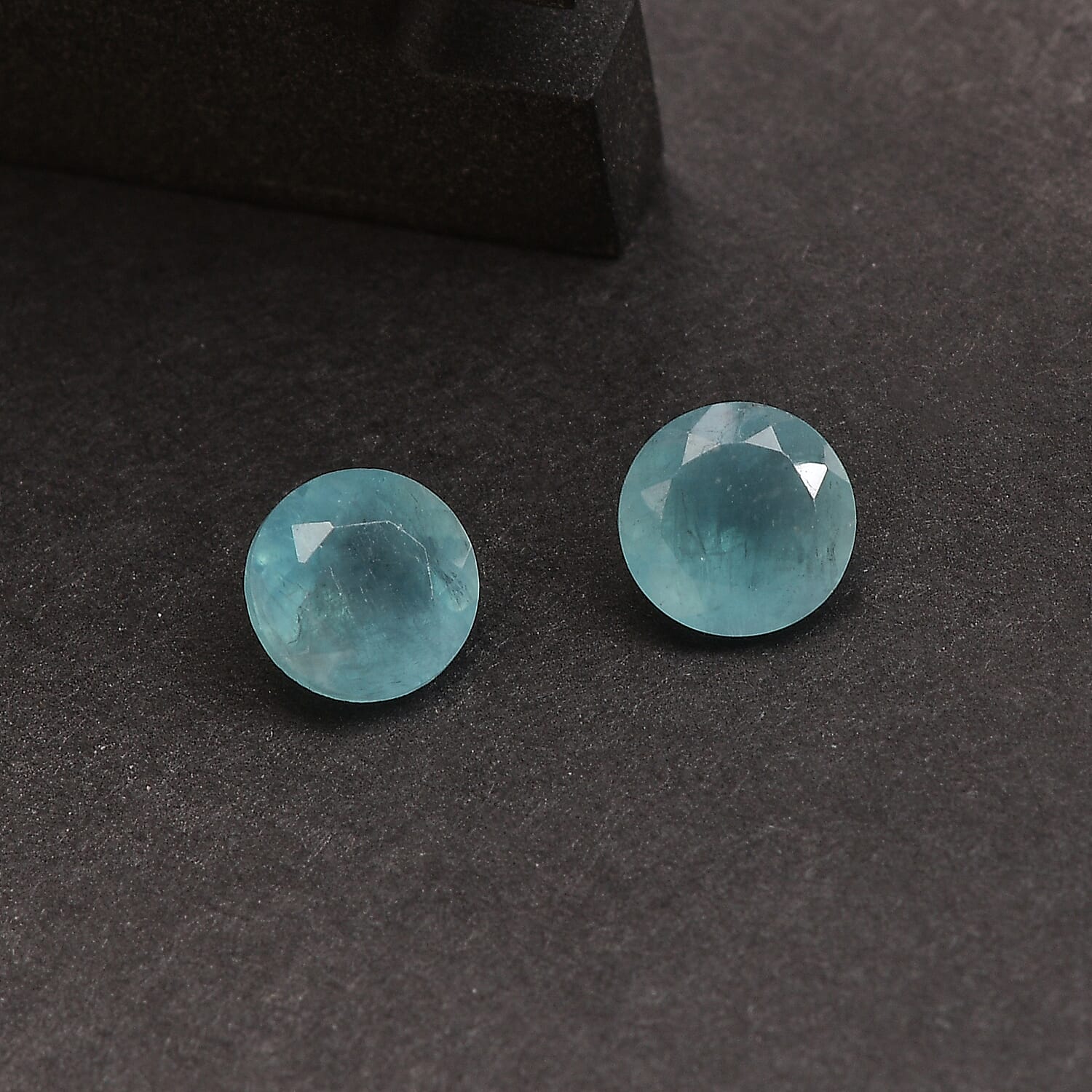 Grandidierite Set of 2 (Rnd 5.5 mm) 1.28 ctw