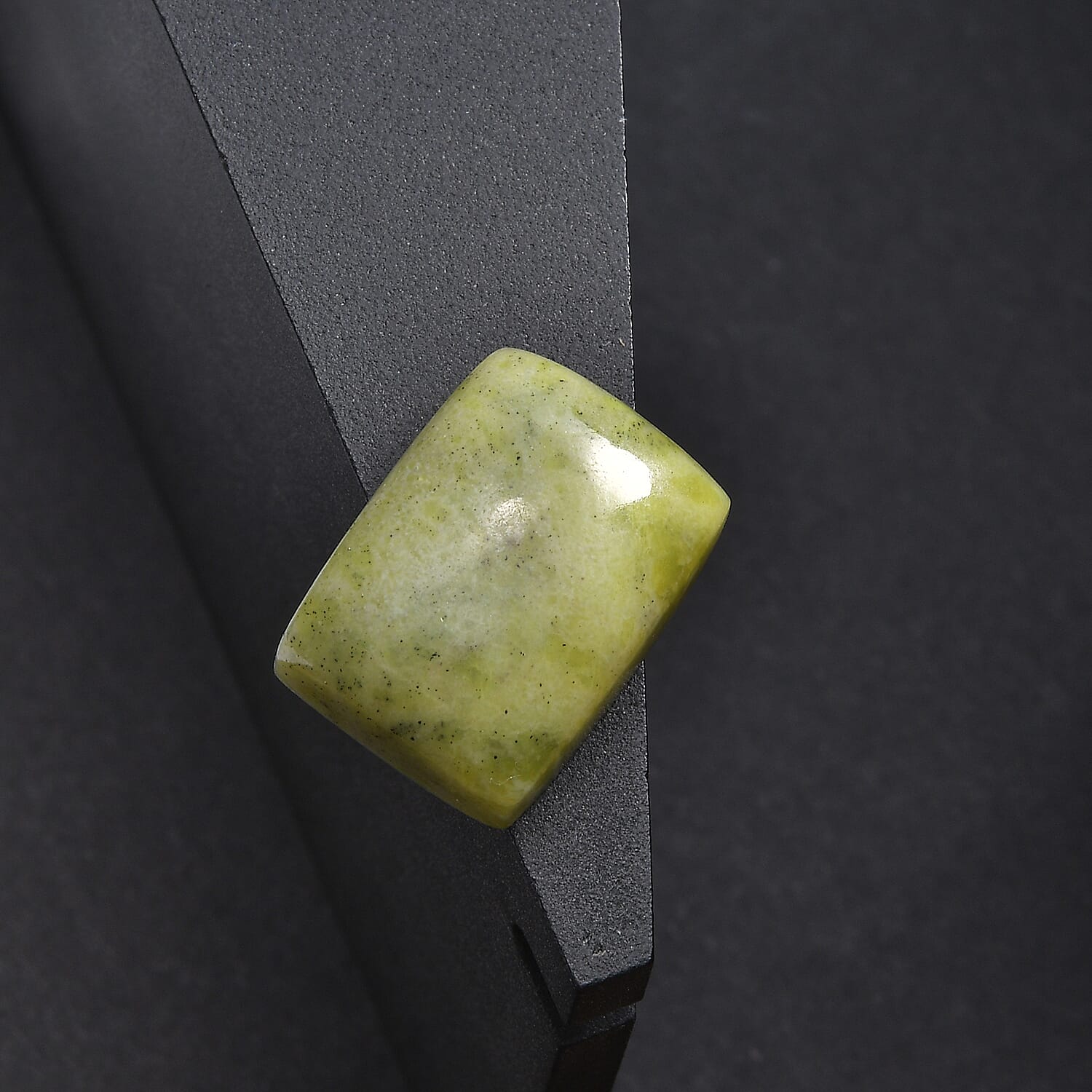 AA Connemara Marble (Cush 18x13 mm) 12.92 ctw