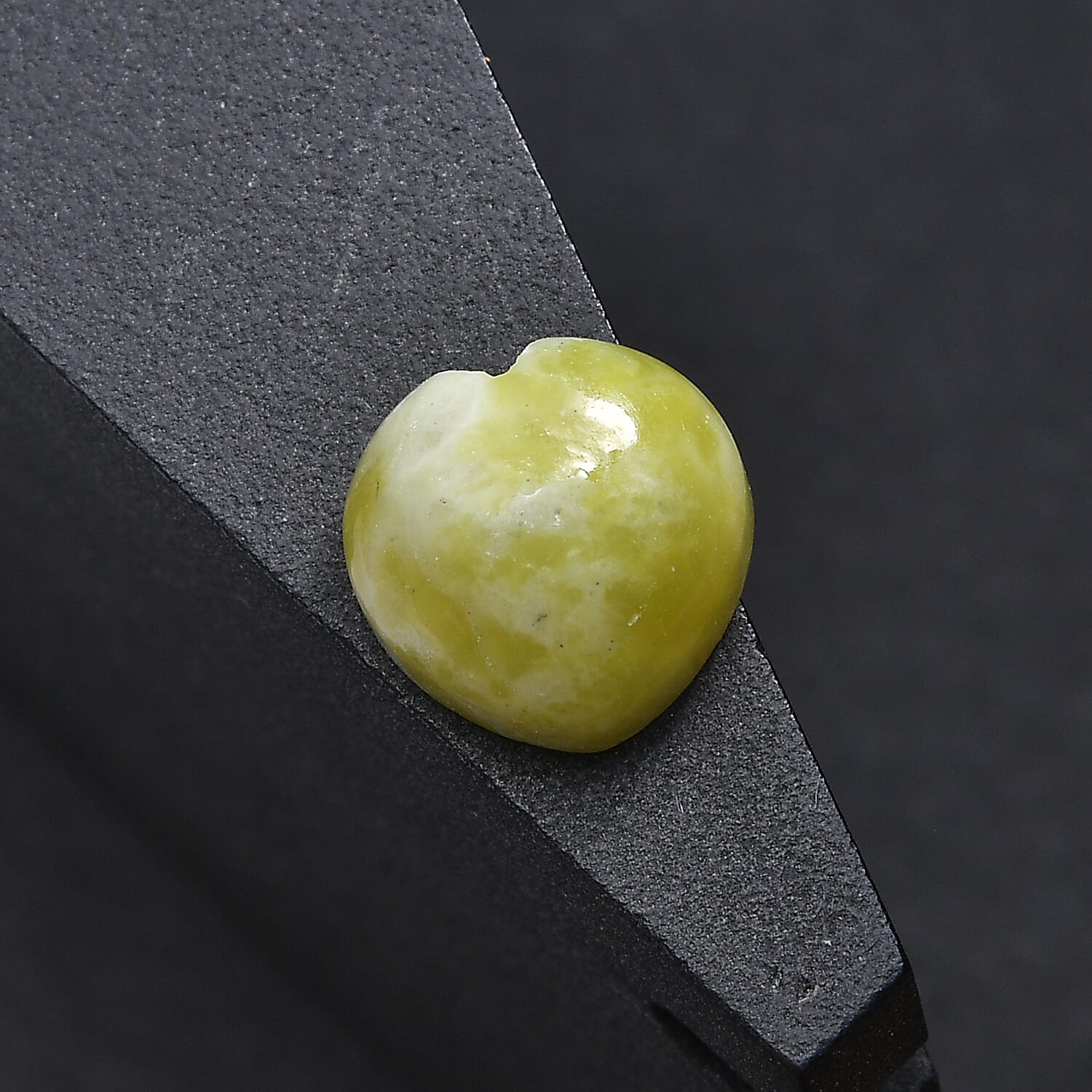 Connemara Marble (Hrt 9 mm) 2.60 ctw