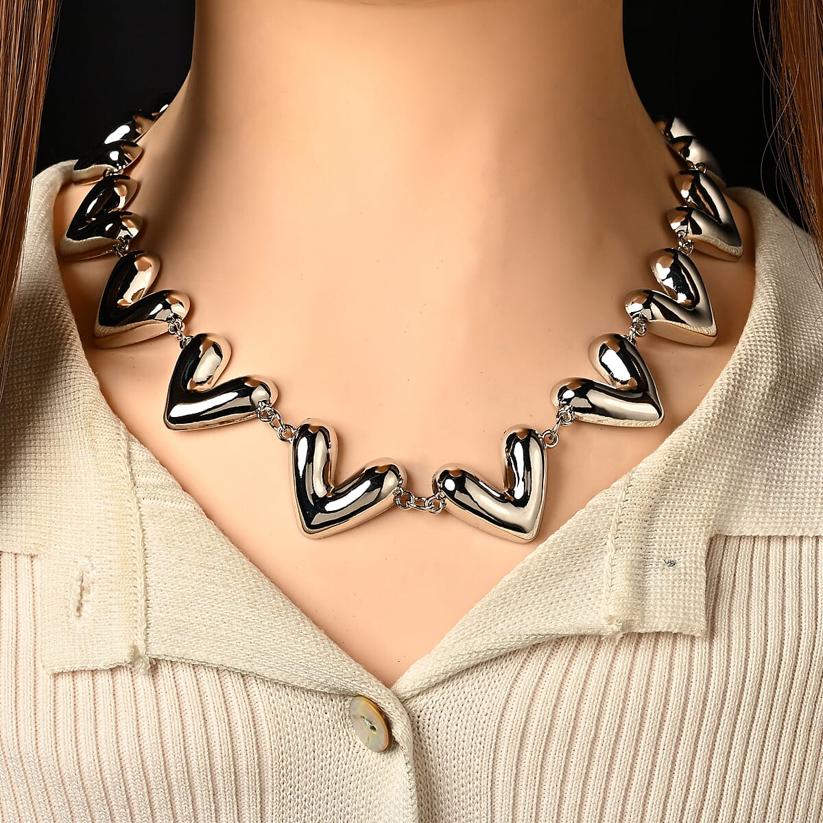 Chunky V-Link Chain Necklace in Silvertone 20-22 Inches image number 1