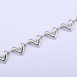 Chunky V-Link Chain Necklace in Silvertone 20-22 Inches