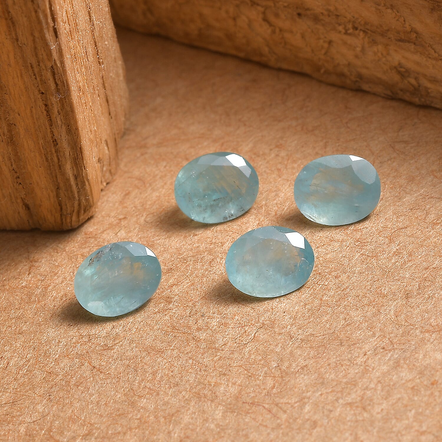 Grandidierite (Ovl 5x4 mm) 1.31 ctw