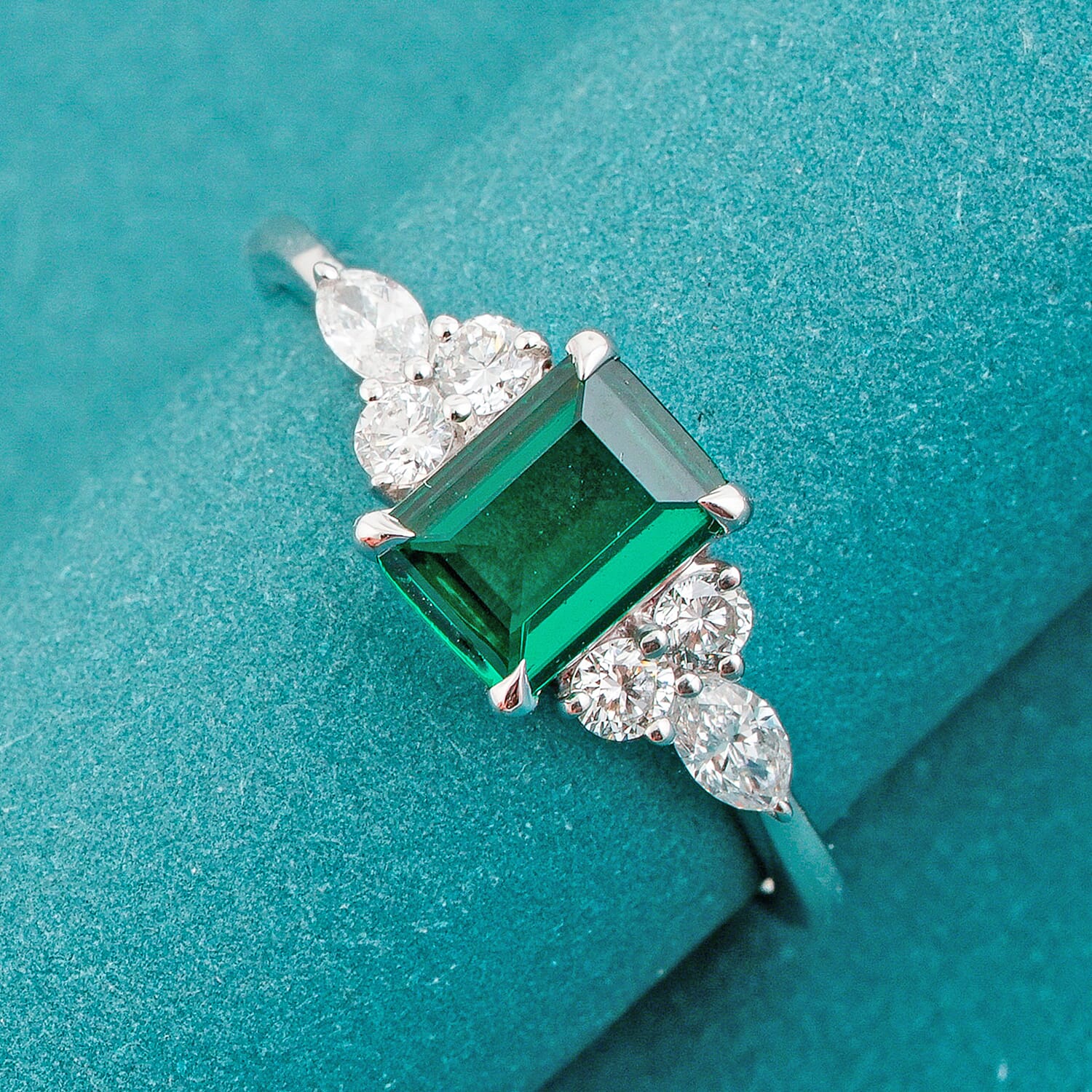 Lab Grown Emerald and Lab Grown Diamond SI1 1.15 ctw Ring in Sterling Silver (Size 6.0)