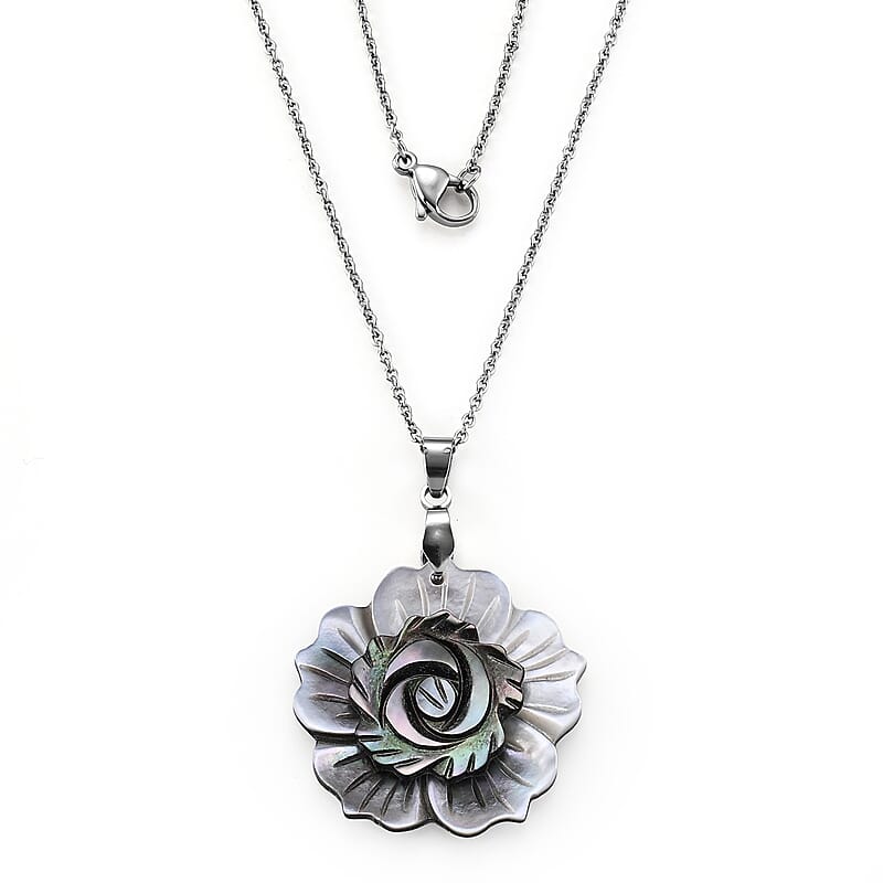 Mother Of Pearl Flower Pendant Necklace