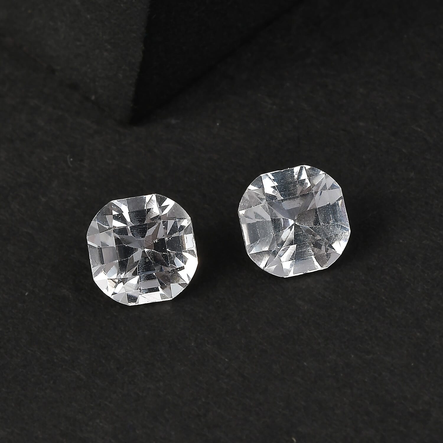 White Topaz (Cush 6x6 mm) 1.86 ctw
