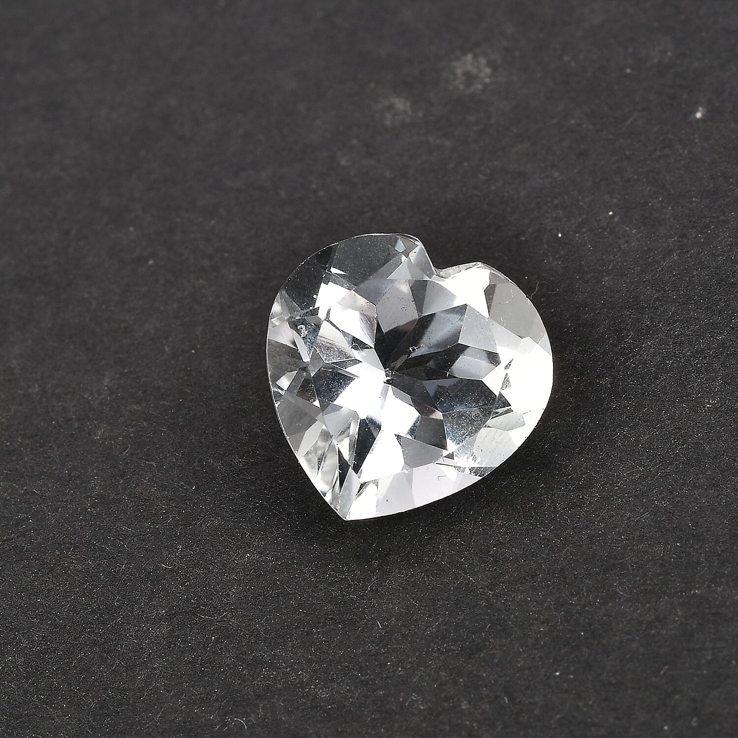 White Topaz (Hrt 12 mm) 6.04 ctw