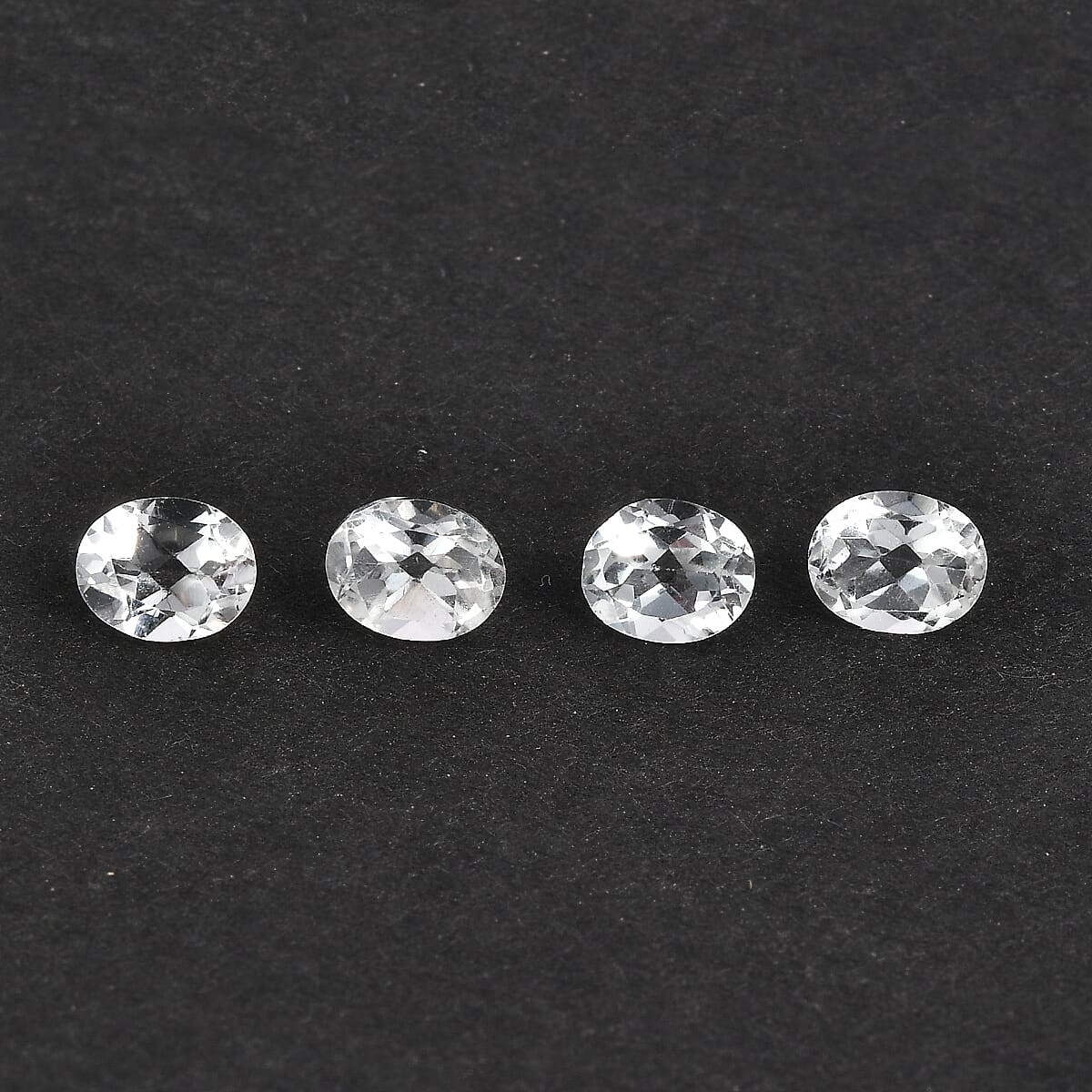White Topaz (Ovl 5x4 mm) 1.43 ctw