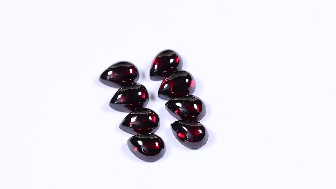 AA Mozambique Garnet (Pear 7x5 mm) 8.01 ctw