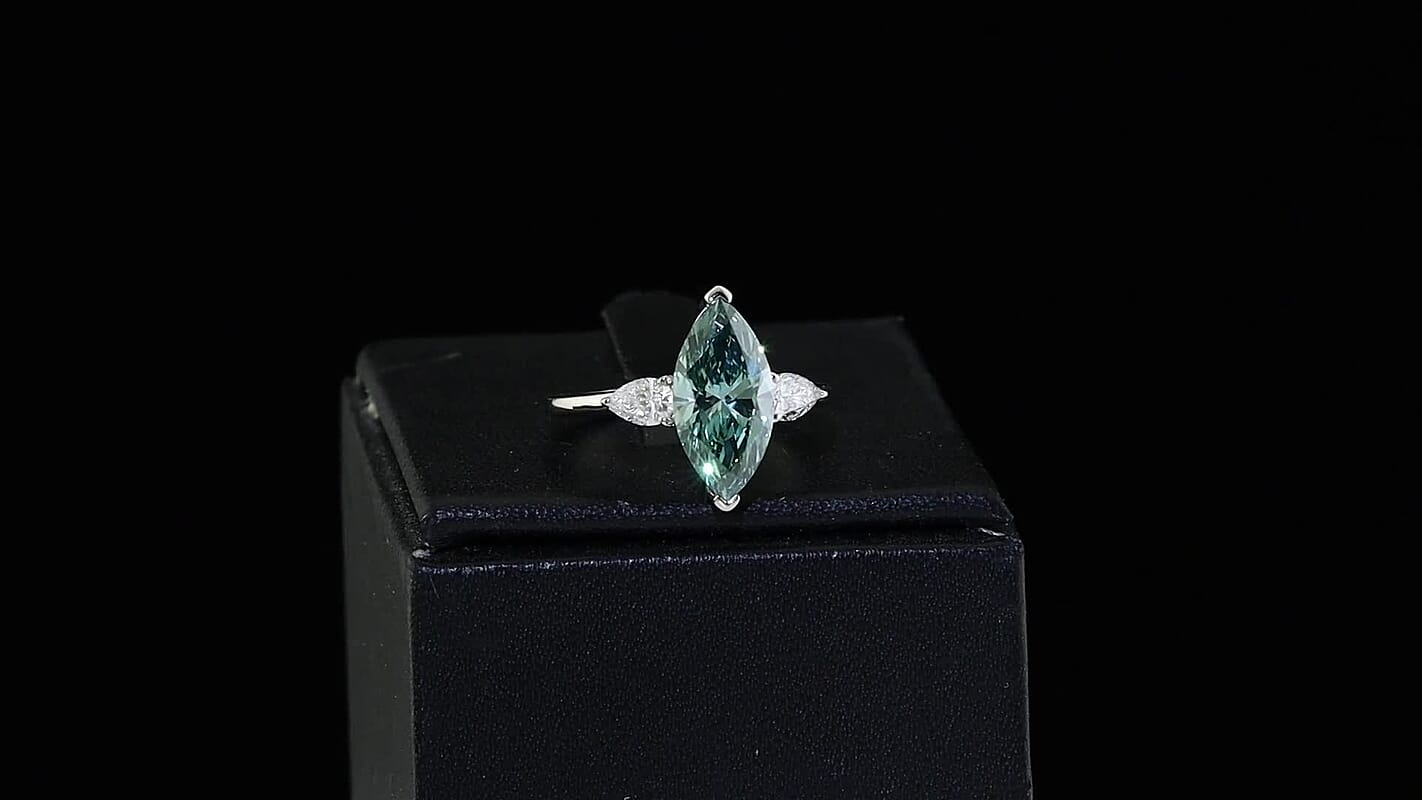 IGI Certified 950 Palladium Luxuriant Lab Grown Green Diamond (IR) and Lab Grown Diamond (VS) Ring (Size 10.0) 2.90 ctw