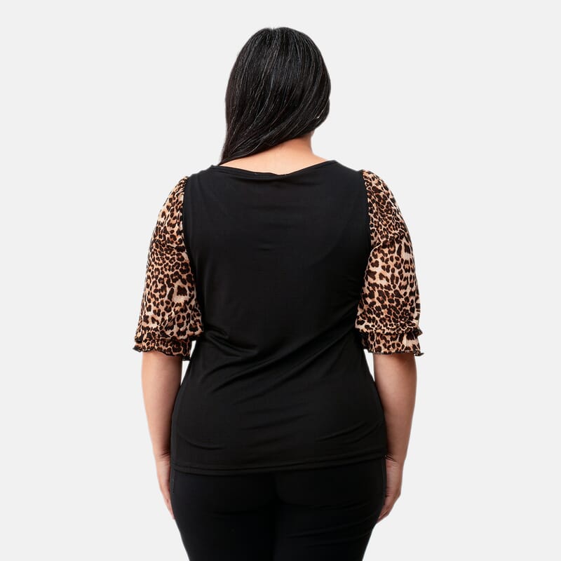 Daily Line Black with Cheetah Print Sleeve Top - L