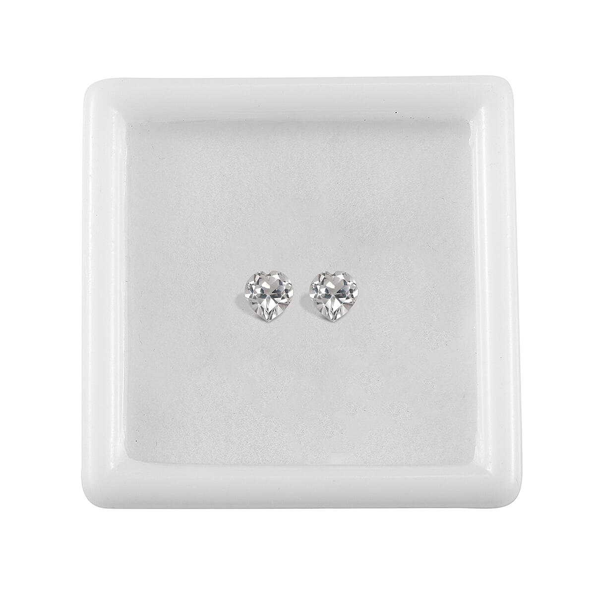 White Topaz (Hrt 4.5 mm) 0.74 ctw