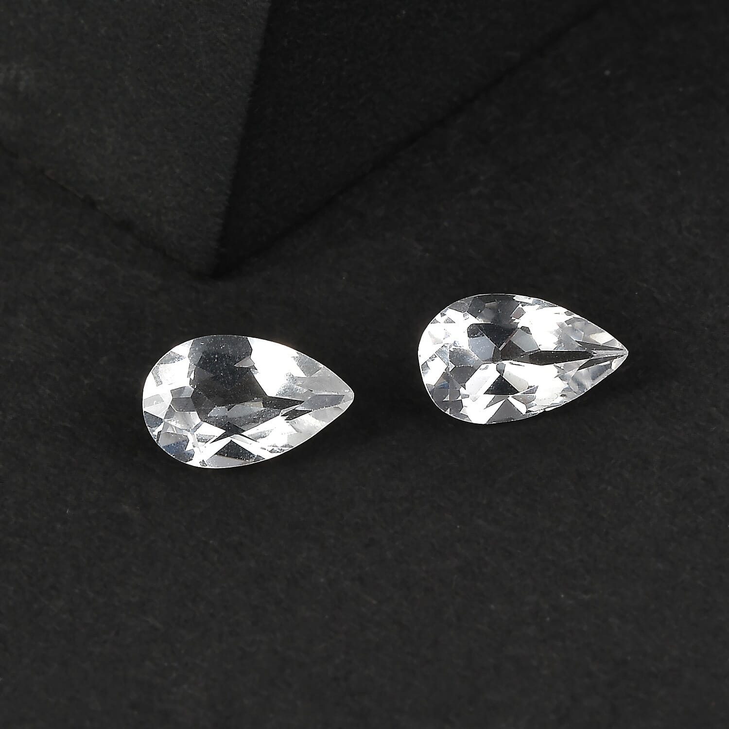 White Topaz (Pear 8x5 mm) 1.70 ctw