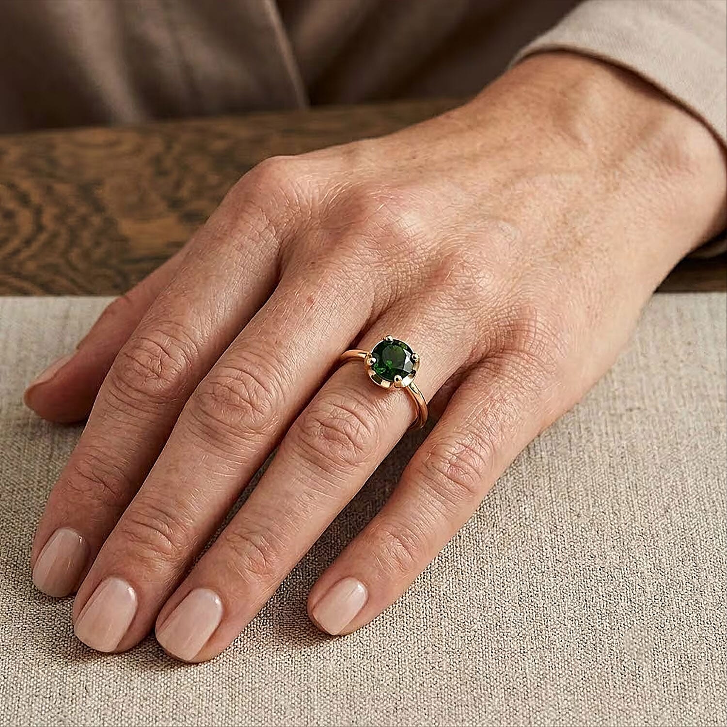 D'Joy Chrome Diopside 1.50 ctw Crown Solitaire Ring in 18K Vermeil Yellow Gold Over Sterling Silver (Size 7.0)