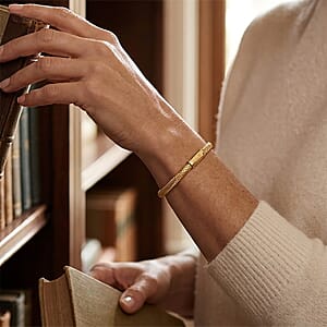 10K Yellow Gold Bangle Bracelet (7.25 In) (0.85 g)