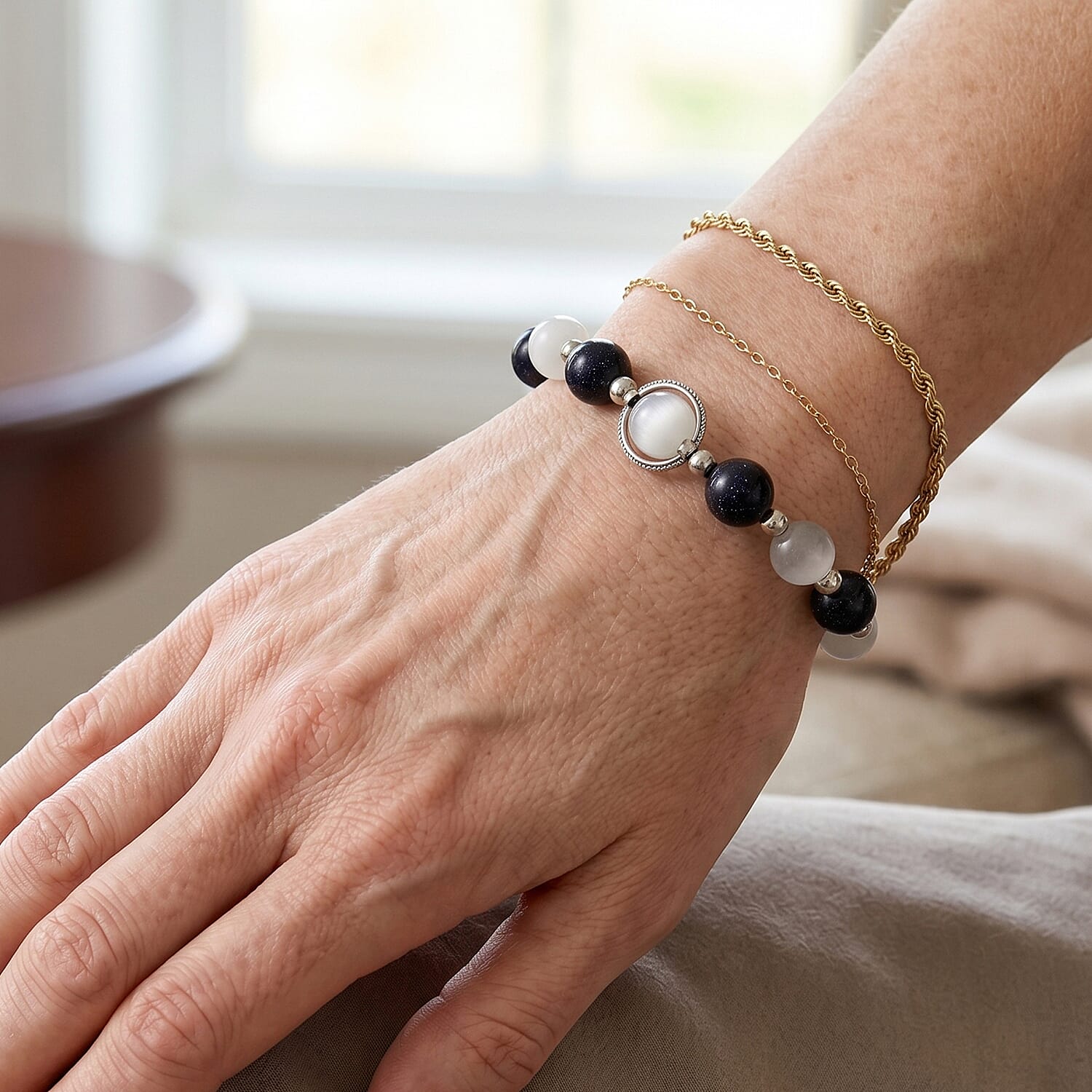 Blue Sandstone and White Cat Eye 70.00 ctw Beaded Bracelet in Silvertone (7-7.5)