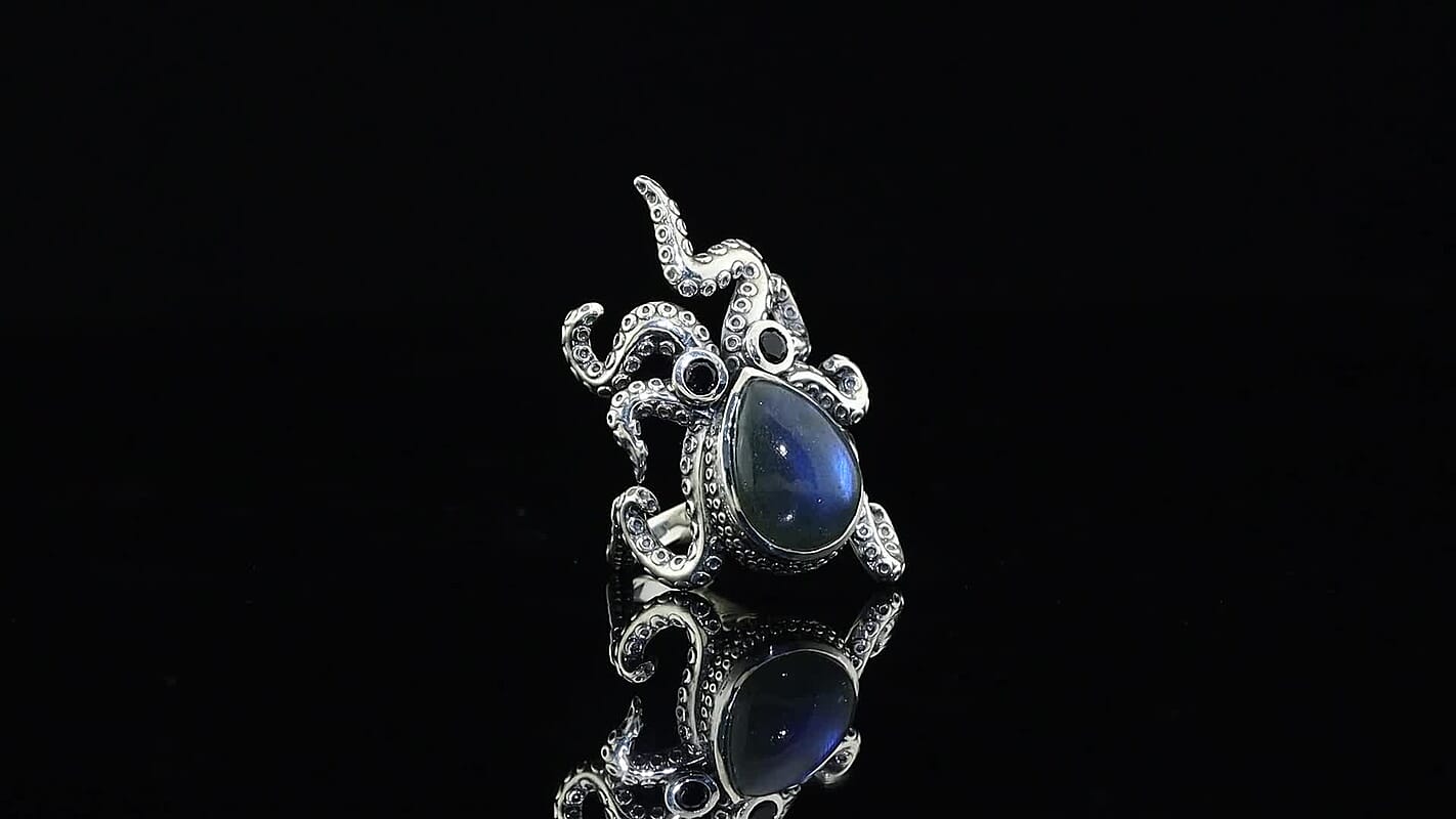 GP Trionfo Collection Artisan Crafted AAA Malagasy Labradorite, Thai Black Spinel Octopus Ring in Sterling Silver (Size 10.0) 6.00 ctw