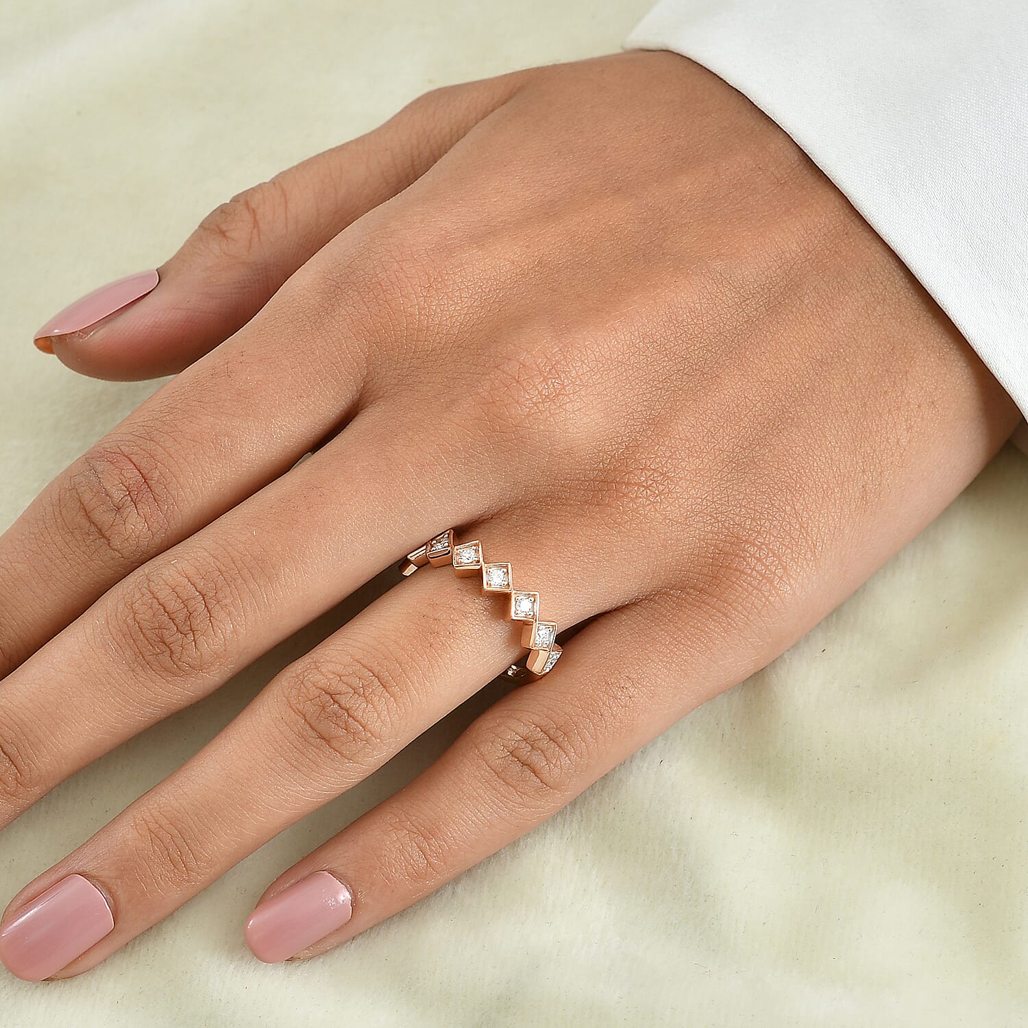 Luxuriant Lab Grown Diamond G-H SI 0.25 ctw Ring in 18K Vermeil Rose Gold Over Sterling Silver (Size 5.0)