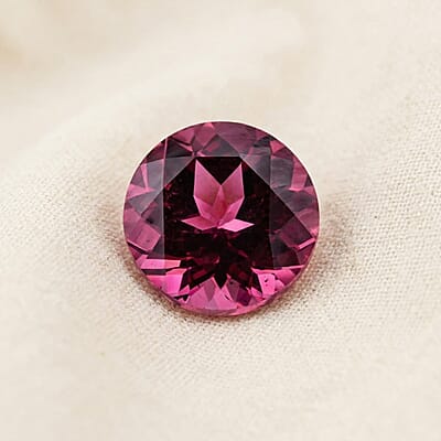 AAAA Usambara Color Change Garnet 7 mm 1.50 ctw