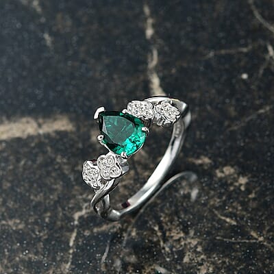 D'Joy Lab Grown Emerald and White Zircon 1.20 ctw Ring in Rhodium Over Sterling Silver (Size 8.5)