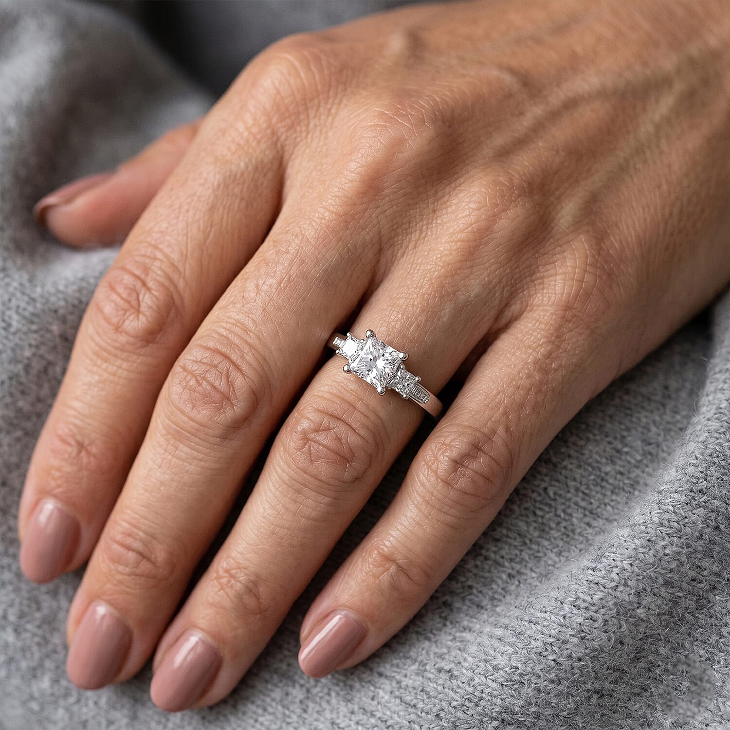 IGI Certified Luxuriant Lab Grown Diamond E-F VS 2.50 ctw Ring in 950 Platinum (Size 9.0) 5.75 Grams