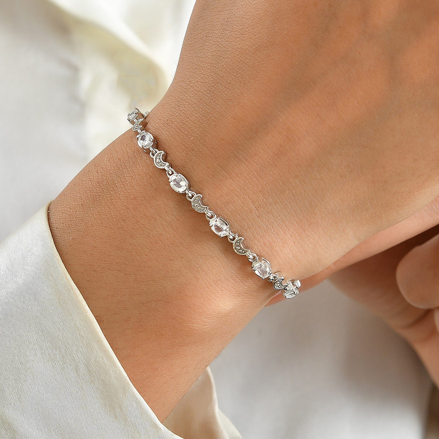 EverTrue Premium Rainbow Moonstone 1.90 ctw Line Bracelet in Platinum Bond (6.50 In)