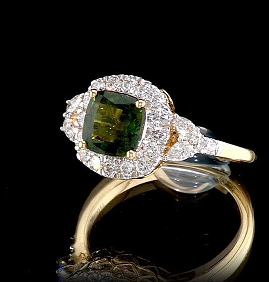 Certified and Appraised 10K Yellow Gold AAA Milanoa Green Sapphire, Luxuriant Lab Grown Diamond (G-H, SI) (0.62 cts) Ring (Size 6.0) 2.40 ctw
