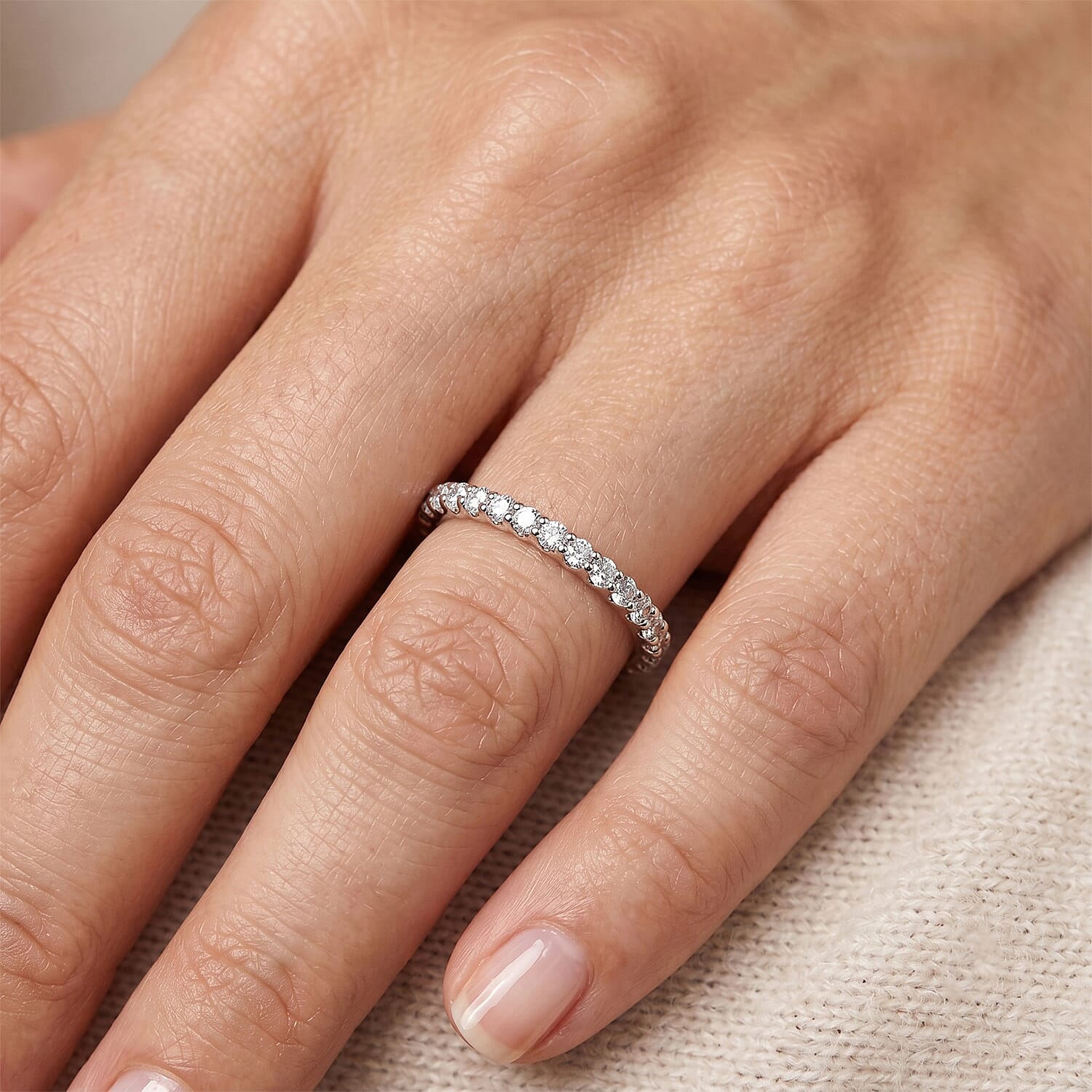 White Topaz 0.40 ctw Band Ring in Sterling Silver (Size 9.0)