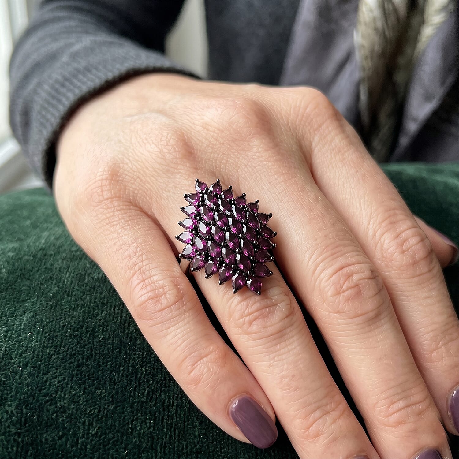 D'Joy Premium Orissa Rhodolite Garnet 6.85 ctw Berry Royale Ring in Rhodium Over Sterling Silver (Size 5.0)