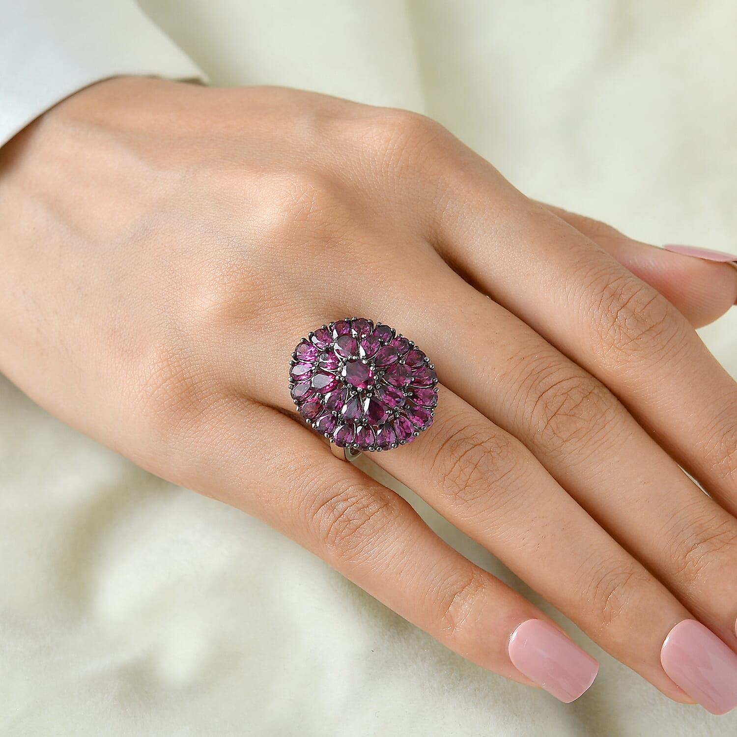 D'Joy Premium Orissa Rhodolite Garnet 8.70 ctw Berry Royale Ring in Rhodium Over Sterling Silver (Size 5.0)