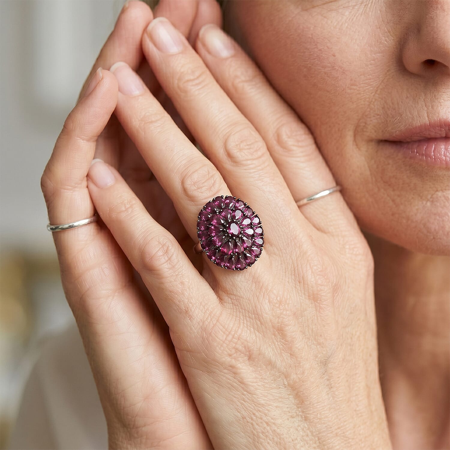 D'Joy Premium Orissa Rhodolite Garnet 8.70 ctw Berry Royale Ring in Rhodium Over Sterling Silver (Size 5.0)