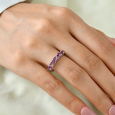 D'Joy Premium Orissa Rhodolite Garnet 1.20 ctw Berry Spark Band Ring in Rhodium Over Sterling Silver (Size 5.0)