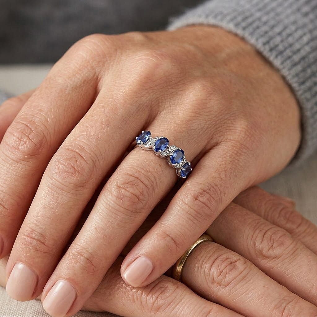 Tanzanite 1.00 ctw Band Ring in Sterling Silver (Size 6.0)