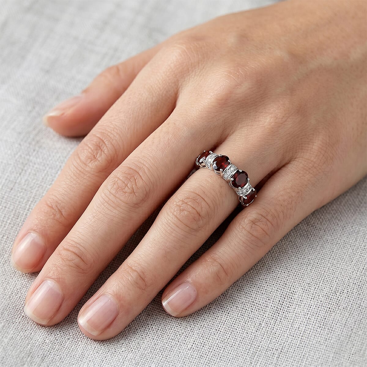Mozambique Garnet and White Topaz 1.50 ctw Band Ring in Sterling Silver (Size 7.0) image number 1