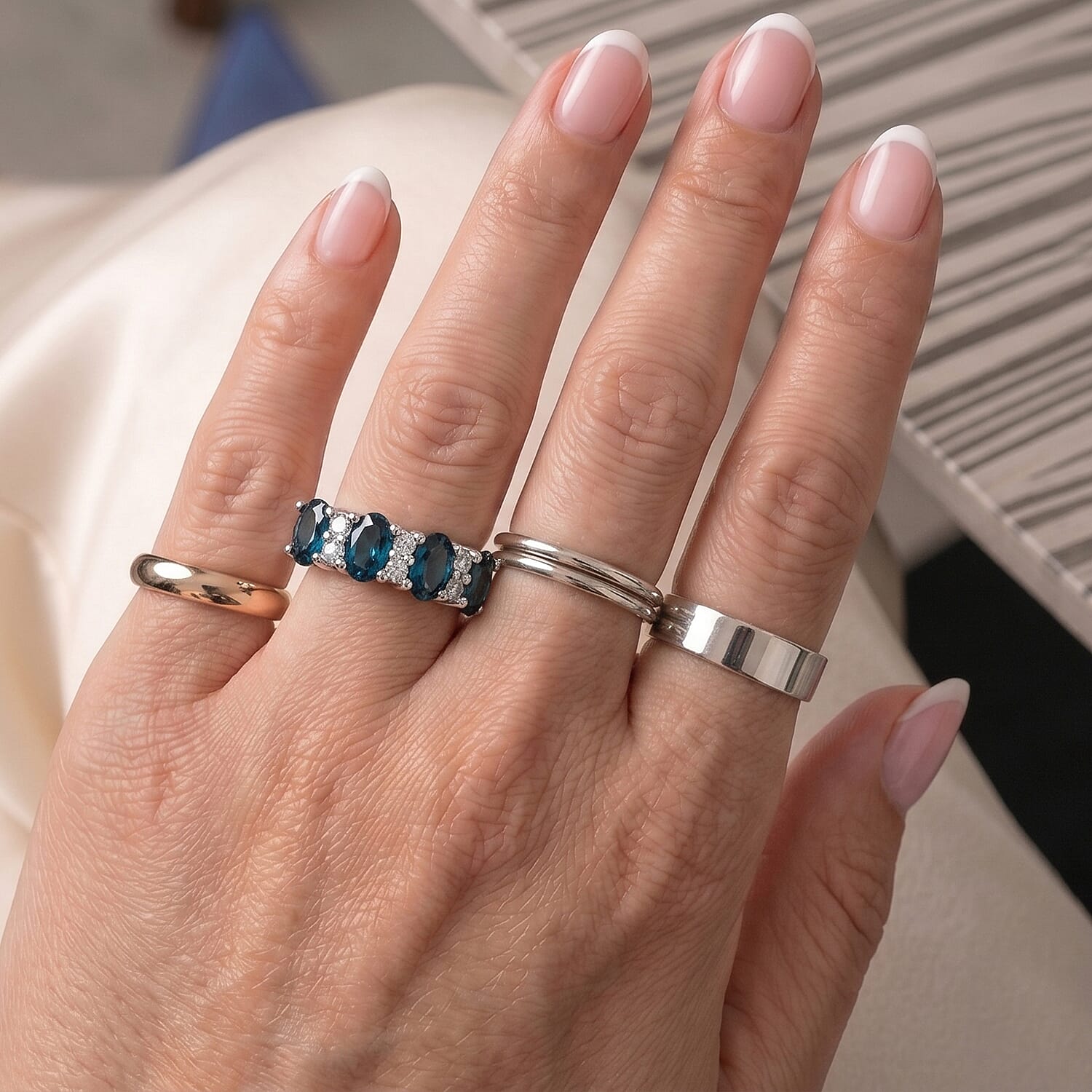 Teal Quartz and Simulated Diamond 0.90 ctw Band Ring in Sterling Silver (Size 7.0)