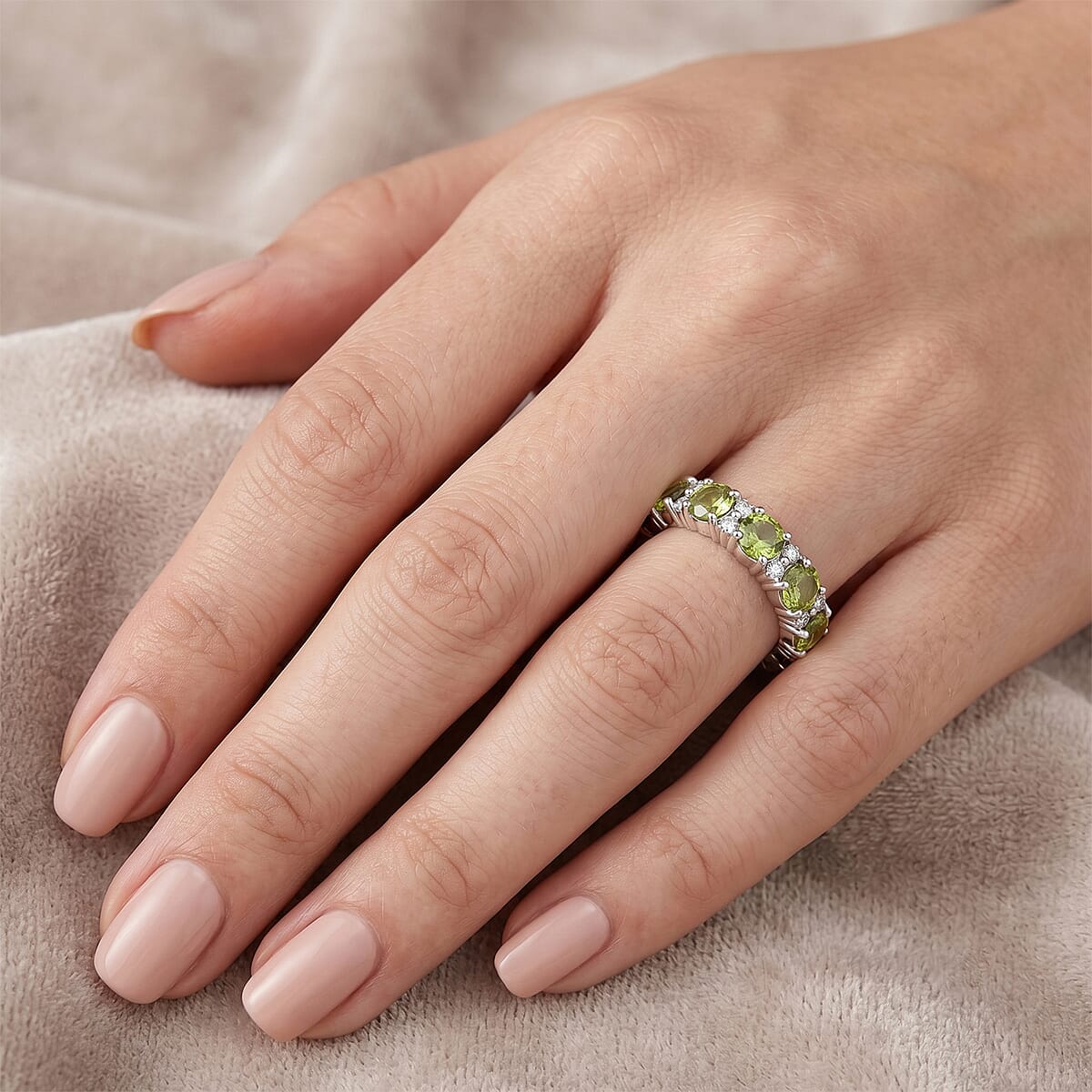 Hebei Peridot and White Topaz 2.70 ctw Band Ring in Sterling Silver (Size 5.0) image number 1