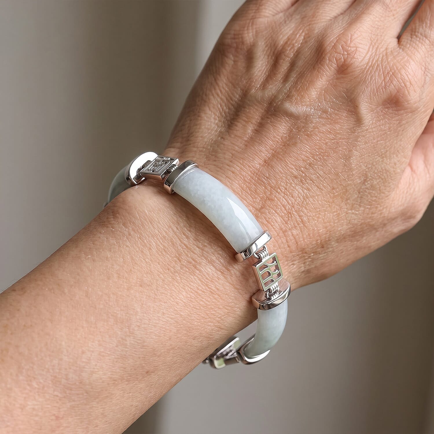 EverTrue Natural Jade 10.00 ctw Bracelet in in Silvertone (6.50 In)