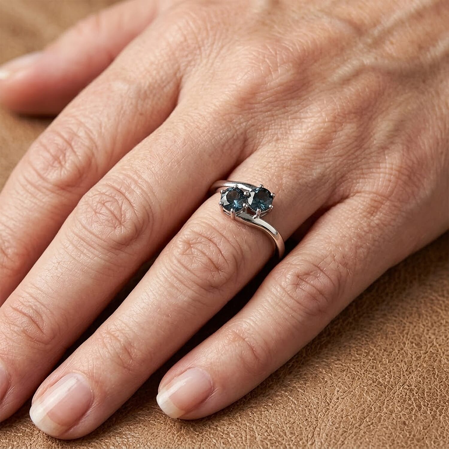 D'Joy Montana Sapphire 0.85 ctw Solitaire Glacier Whisper Ring in Rhodium Over Sterling Silver (Size 10.0)