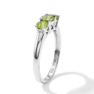 Hebei Peridot 1.00 ctw Ring in Sterling Silver (Size 5.0)