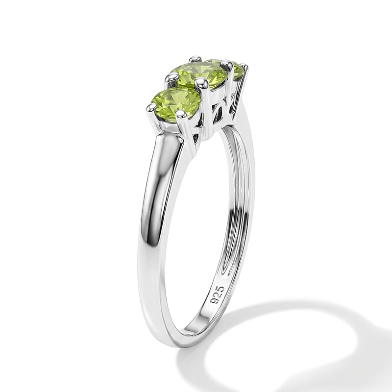 Hebei Peridot 1.00 ctw Ring in Sterling Silver (Size 5.0)